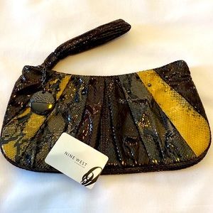 Nine West wristlet purse